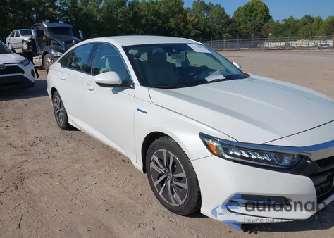 2018 Honda Accord Hybrid z USA, uszkodzony, nr VIN 1HGCV3F11JA010260
